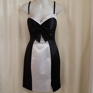 NWT spaghetti strapped black and white dress